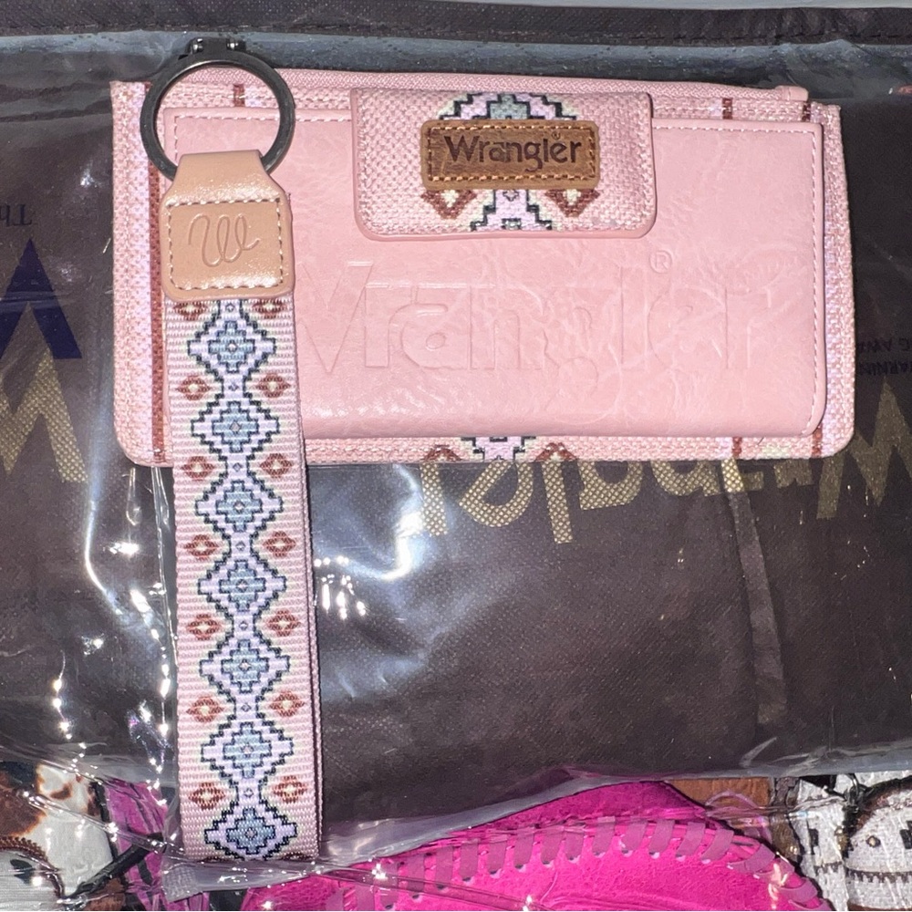 Wrangler Pink Wallet with Decorative Wrislet